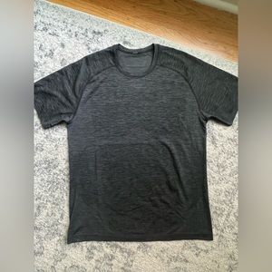 Mens extra large Lululemon shirt